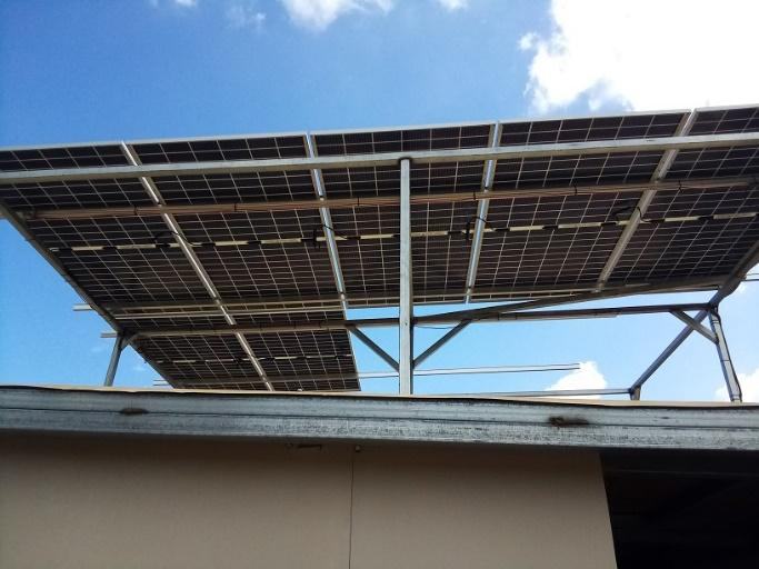 Solar installation supporting off-grid sites